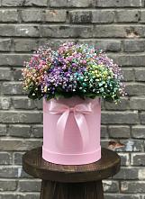 Цветочная композиция из Гипсофила и Розы в шляпной коробке в Михайловка Башкортостан