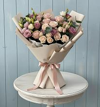Букет цветов из:  Розы и Лизиантусы в Михайловка Башкортостан