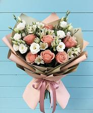 Букет цветов из:  Розы, Альстромерии и Лизиантусы в Михайловка Башкортостан
