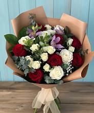 Букет цветов из:  Розы и Альстромерии в Михайловка Башкортостан