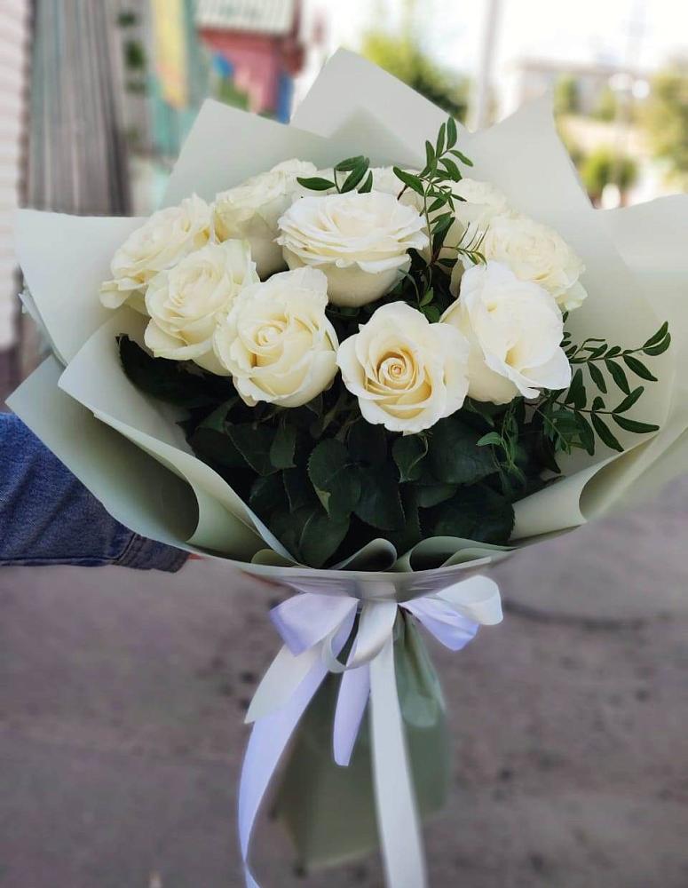 Букет Белые розы Проуд в Михайловка Башкортостан