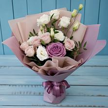 Букет цветов из:  Розы и Лизиантусы в Михайловка Башкортостан