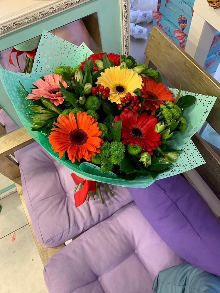 Букет цветов из: Герберы, Хризантемы и Альстромерии в Михайловка Башкортостан