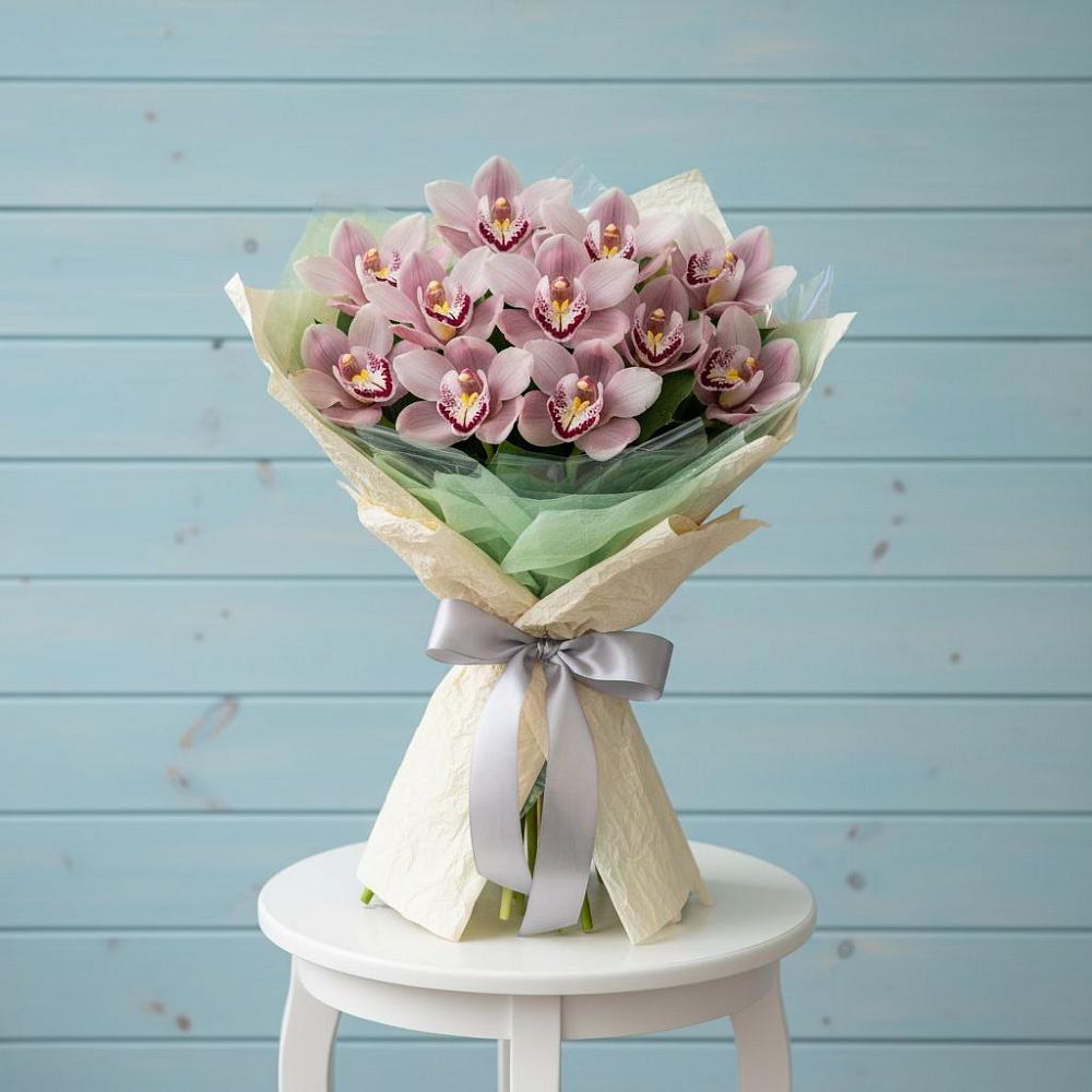 Букет цветов из: Орхидеи и Розы в Михайловка Башкортостан