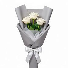Букет 3 белые розы в Михайловка Башкортостан