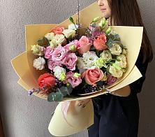 Букет цветов из:  Розы, Лизиантусы и Гвоздики #REPLACE_PRED# Михайловка Башкортостан