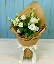 Букет цветов из:  Хризантемы и Лизиантусы в Михайловка Башкортостан