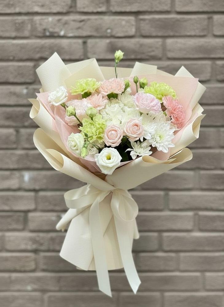 Букет цветов из: Гвоздики, Розы, Лизиантусы и Хризантемы в Михайловка Башкортостан