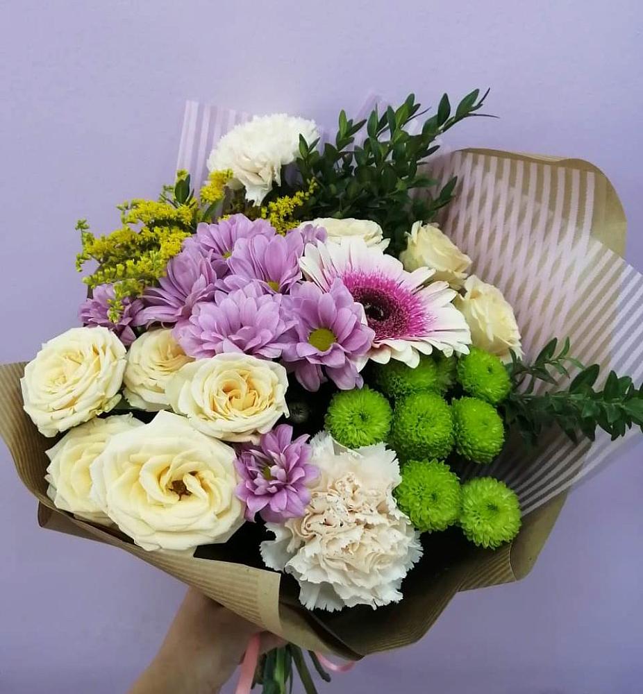 Букет цветов из: Хризантемы, Розы, Гвоздики и Герберы в Михайловка Башкортостан