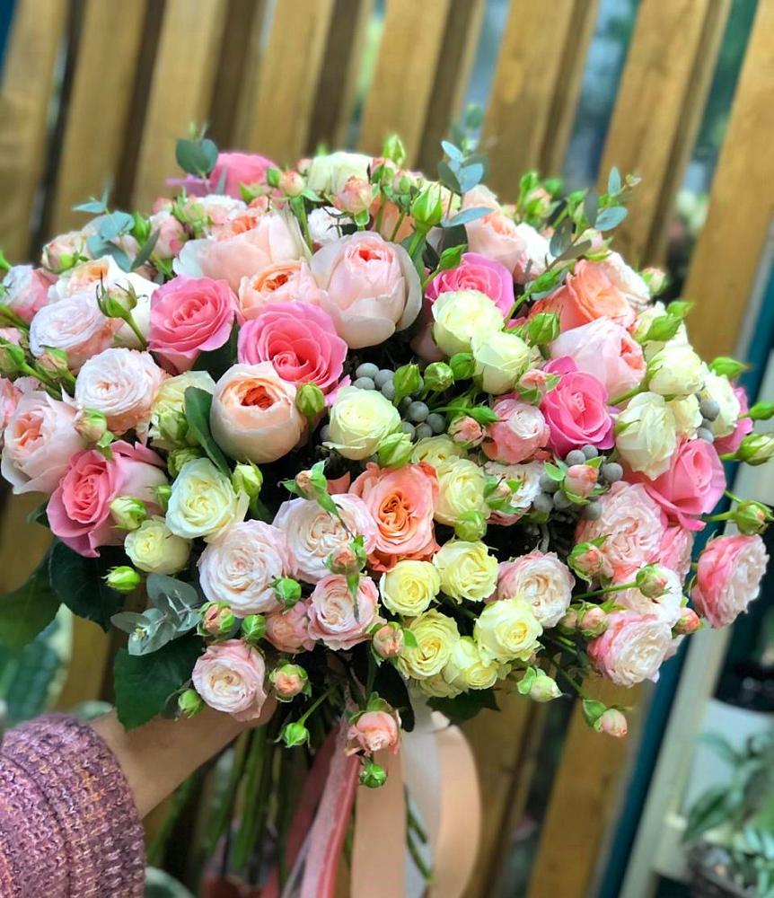 Букет цветов из: Розы в Михайловка Башкортостан