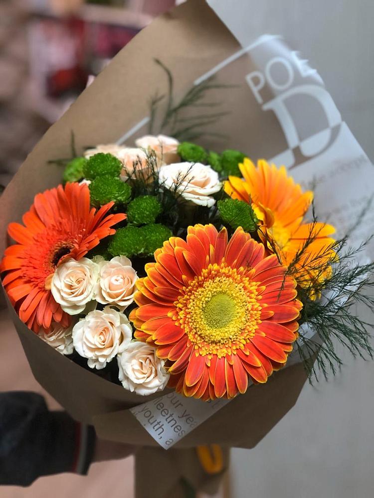 Букет цветов из: Герберы, Хризантемы и Розы в Михайловка Башкортостан
