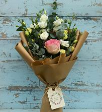 Букет цветов из:  Розы и Лизиантусы в Михайловка Башкортостан