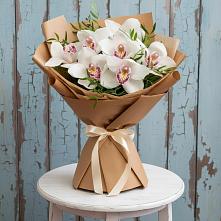 Букет цветов из:  Орхидеи и Розы в Михайловка Башкортостан