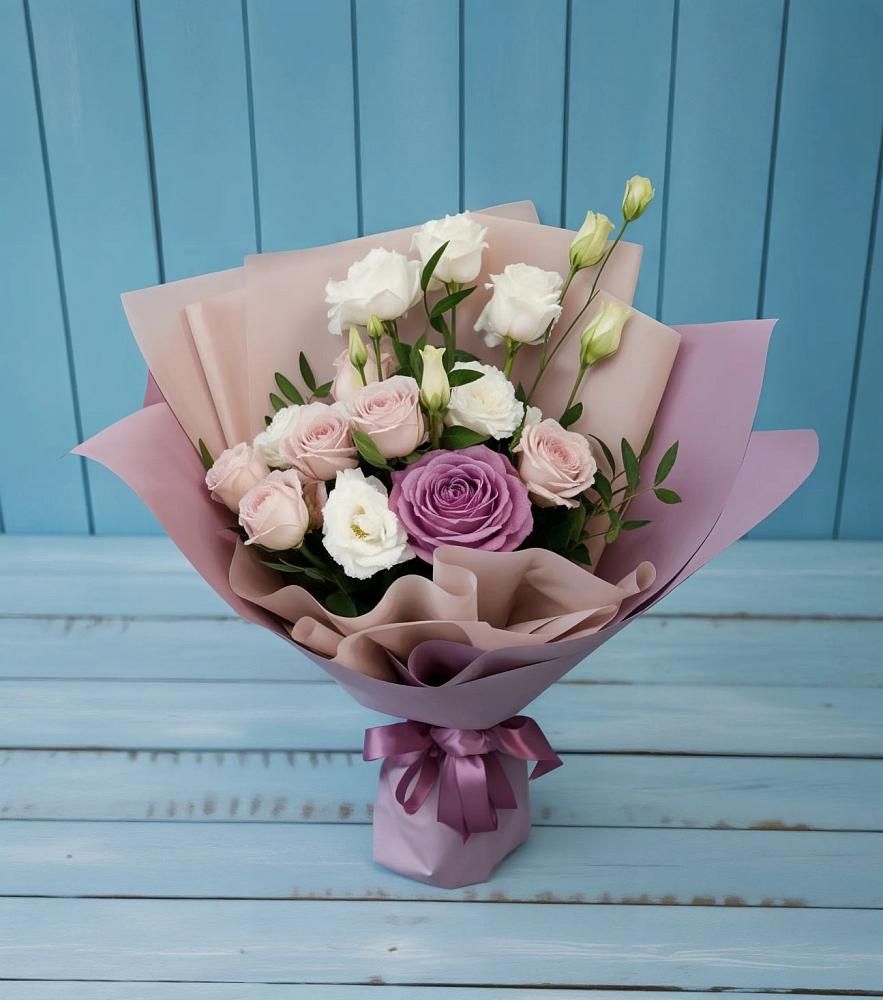 Букет цветов из: Розы и Лизиантусы в Михайловка Башкортостан